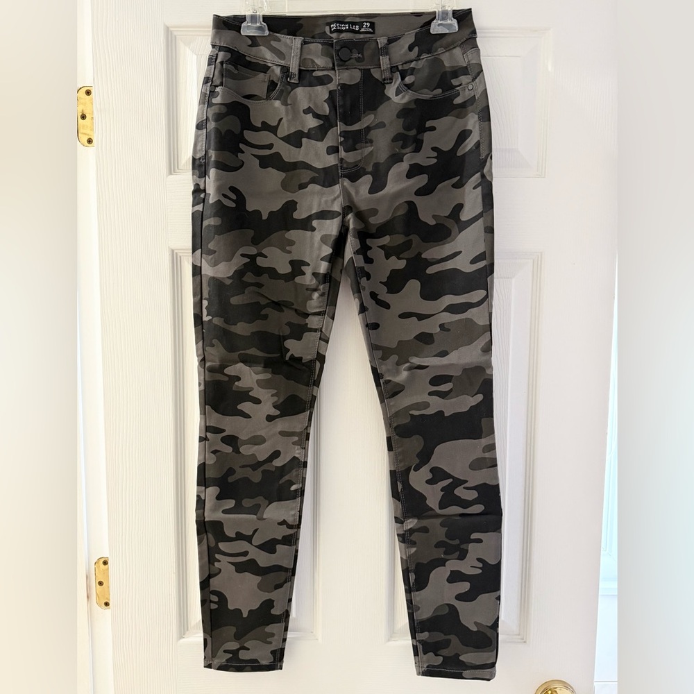 Camo jeans size 29